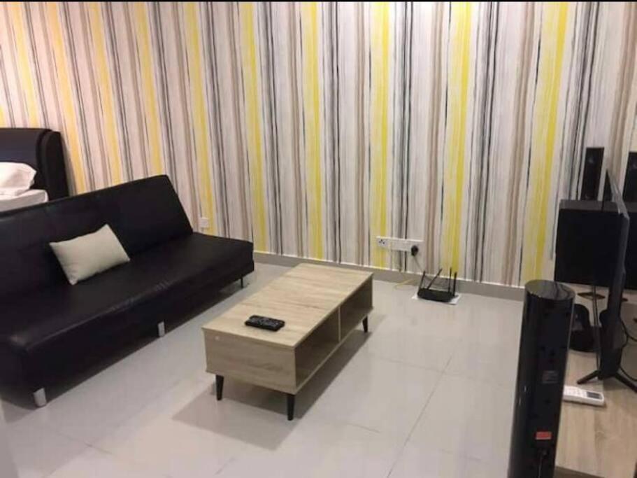 One Team At Iskandar Medini Apartment